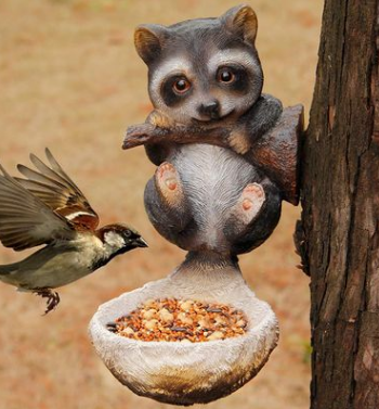 Bird Feeder Drinkers Bowls Yard Garden Decor Squirrel Tree Hugger Outdoor Pet Feeding Tools Birds Accessories Garden Ornaments