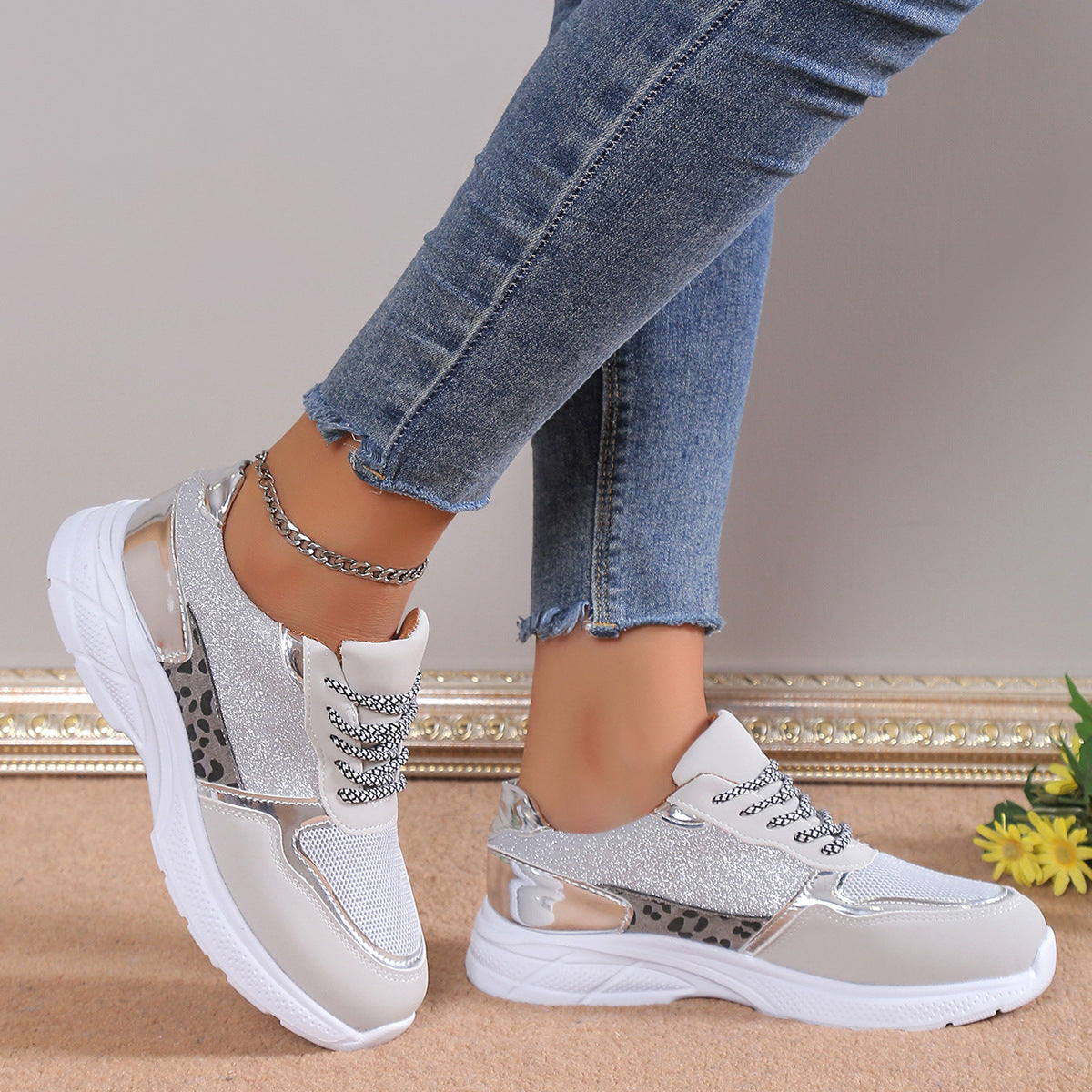 Women's Lace Up Breathable Mesh Flat Shoes