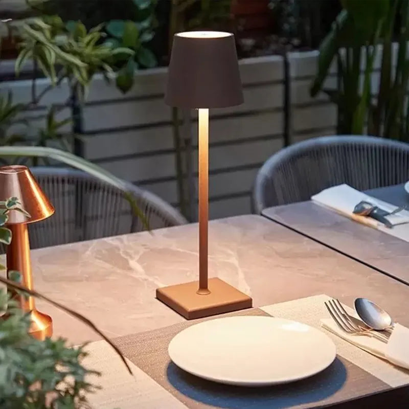 Lampada da Scrivania a Led Luce Notturna Comodino Camera da Letto Ristorante Luce Calda Luce  Wireless